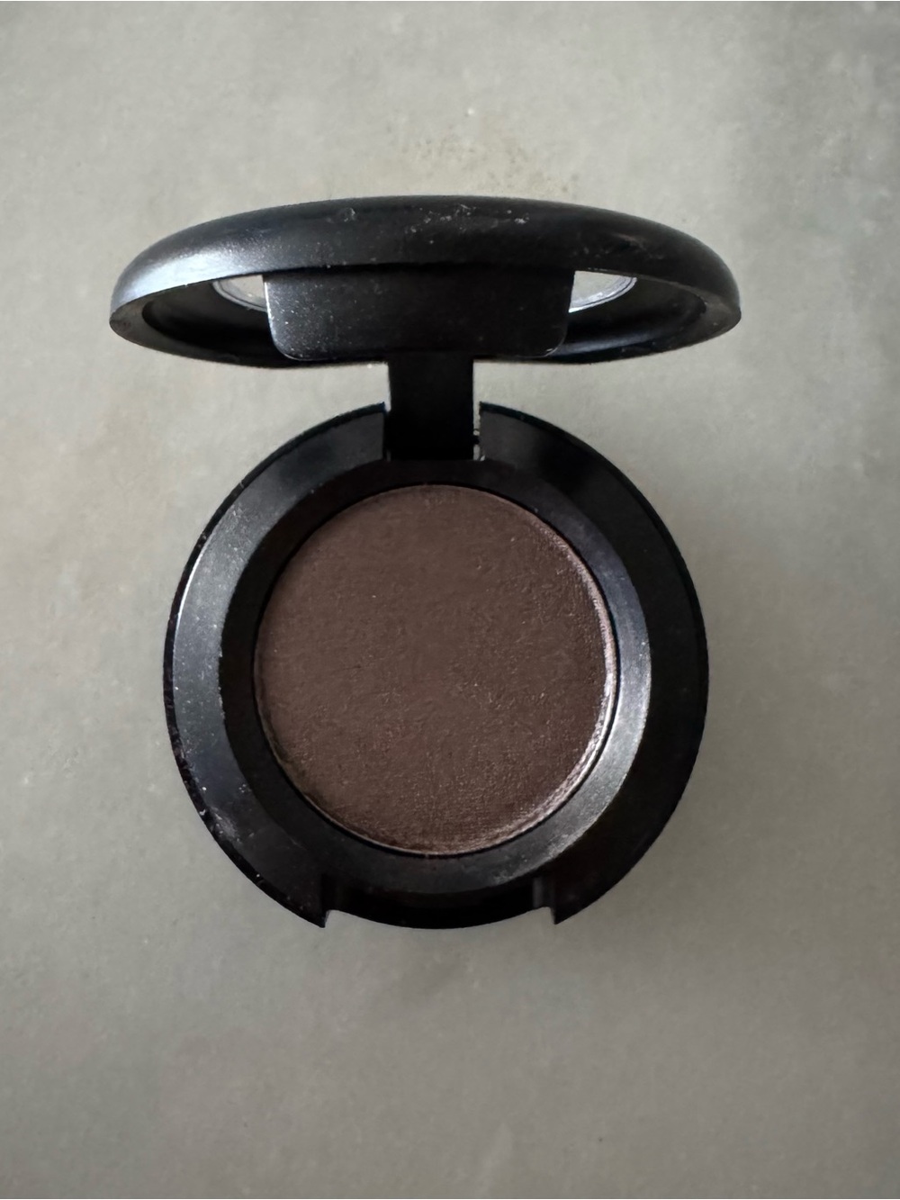 MAC Cosmetics eye shadow in the shade SATIN TAUPE